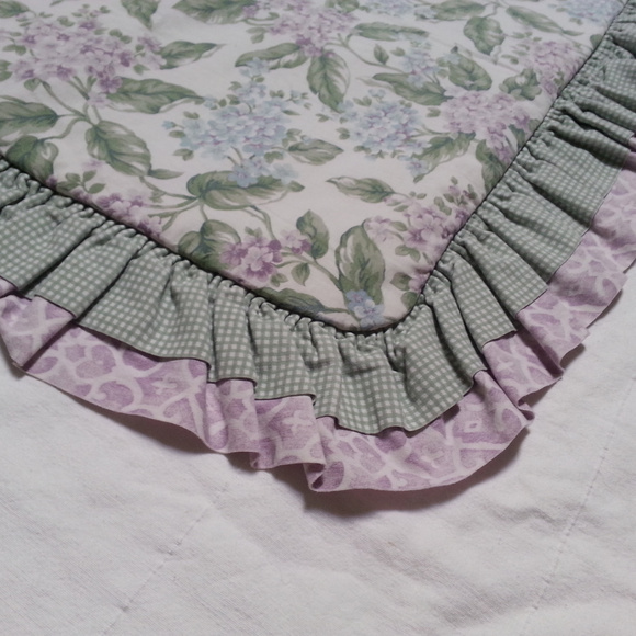 Shabby Chic ruffled pillow sham - Picture 3 of 4